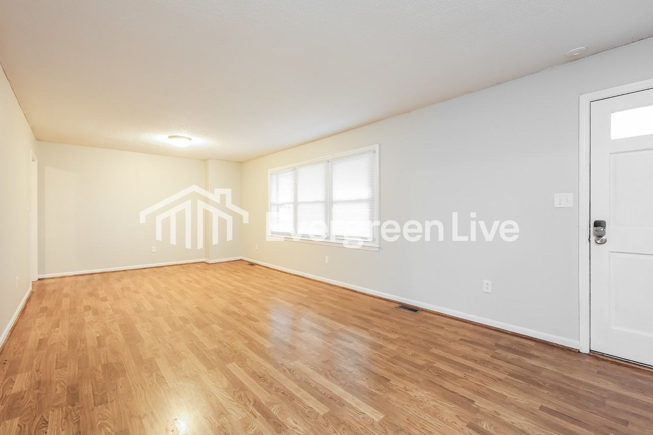 108 Woodmont Dr - Photo 4 of 15