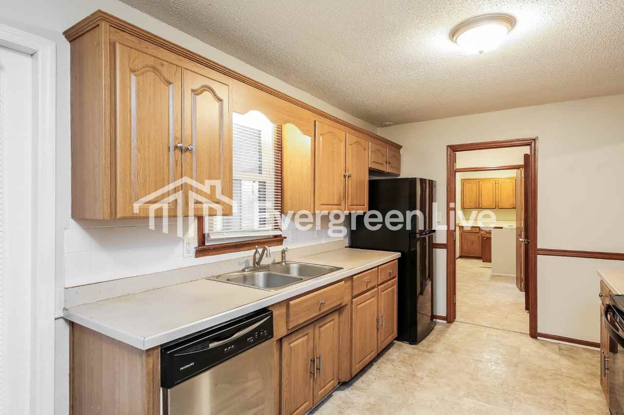 108 Woodmont Dr - Photo 7 of 15