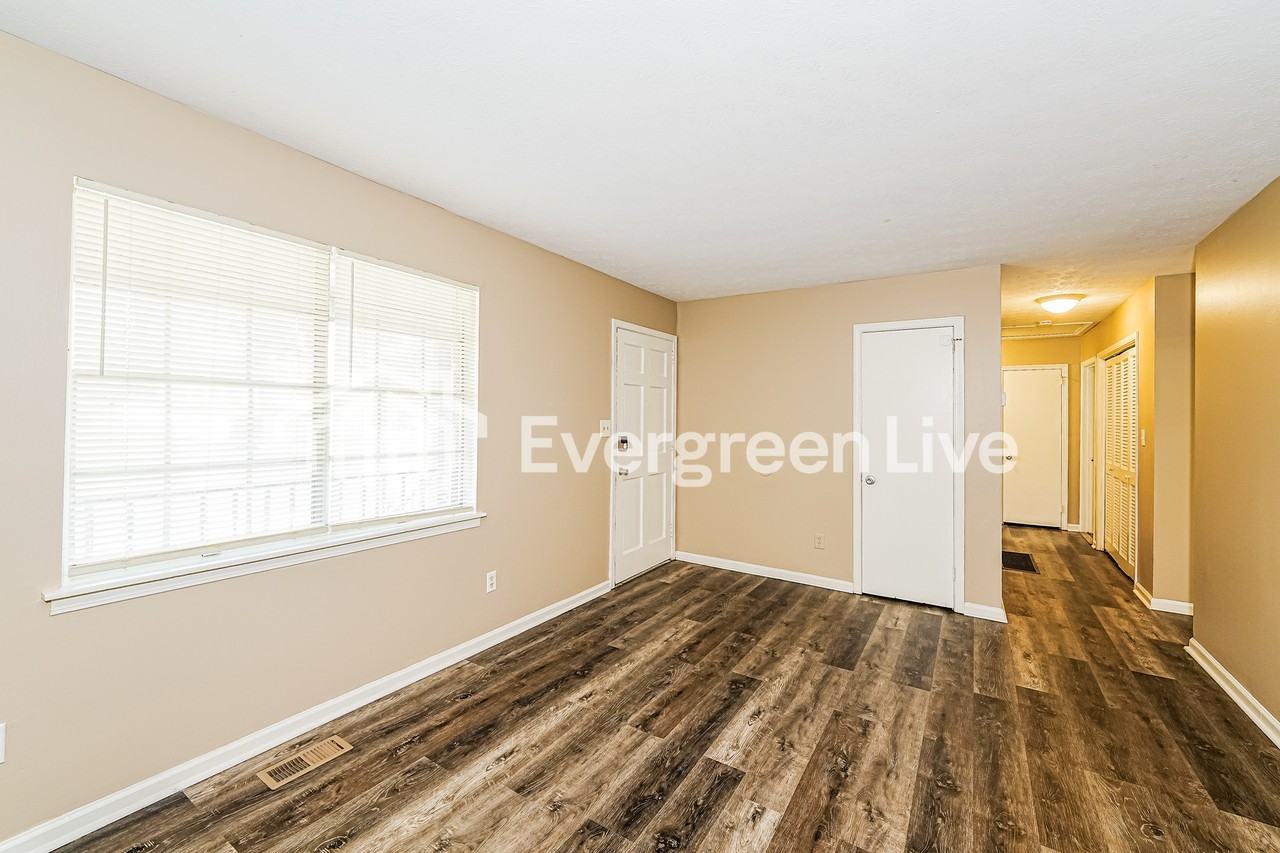 2473 Watson Rd - Photo 4 of 14