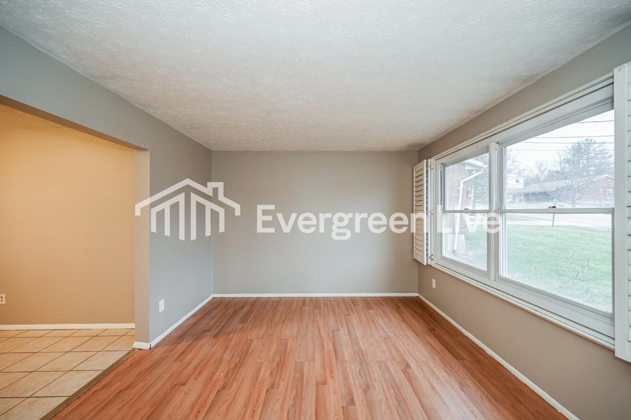 2980 Windon Dr - Photo 2 of 15