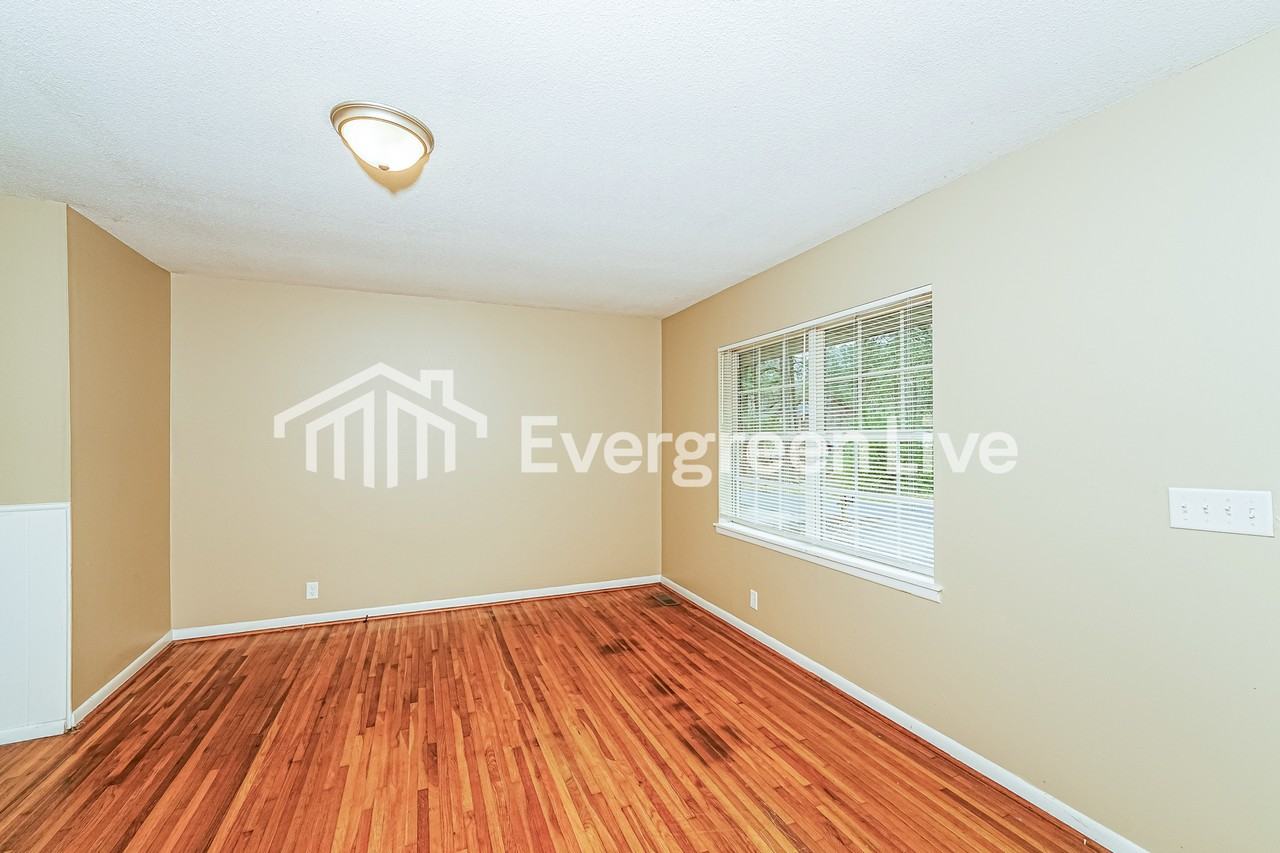 116 Walker Ave - Photo 4 of 15