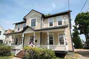 featured image of 832 W Walnut House