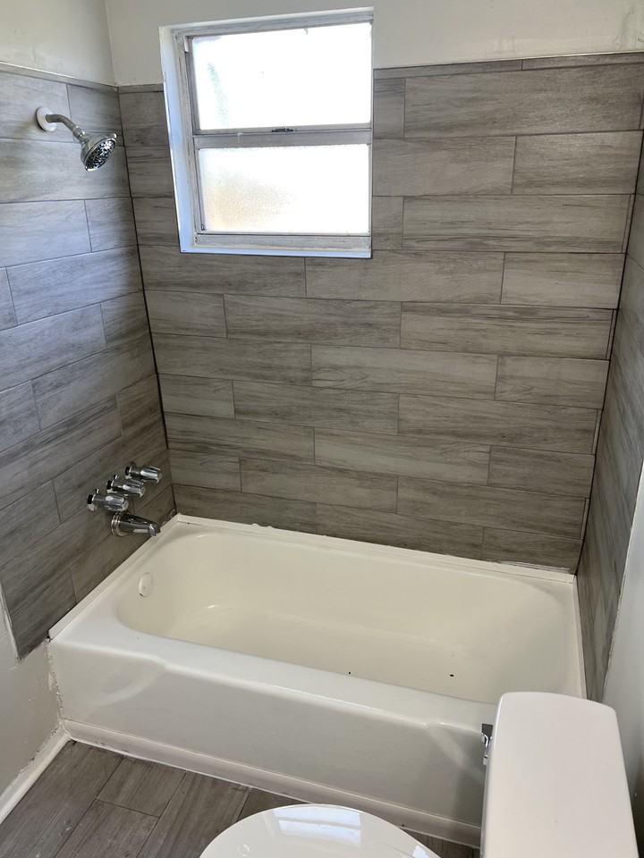 108 W Ball St #1 - Photo 4 of 8