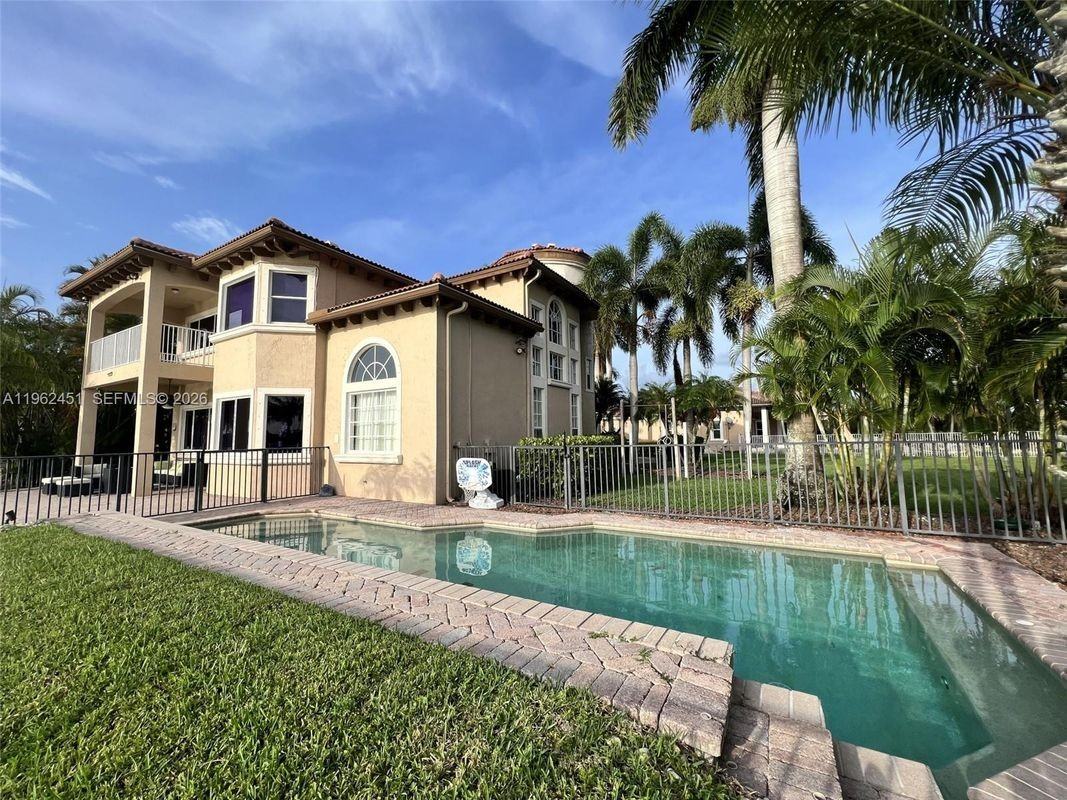 4800 Nw 124th Way - Photo 6 of 15