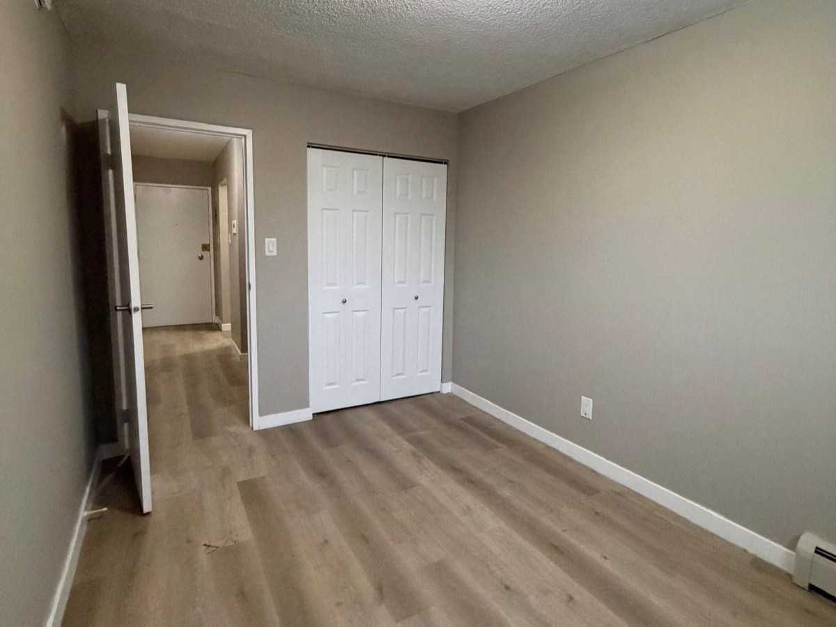 Confederation Park Apartments I & II - Photo 7 of 15