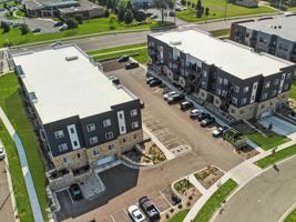 featured image of 1300 N Windsor Ave