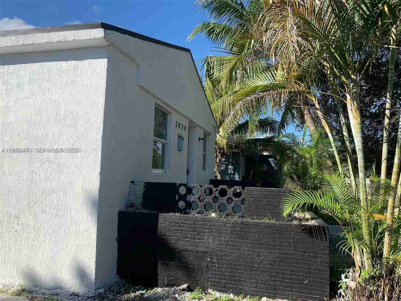 2424 Northwest 44th Street #2424 - Photo 3 of 13