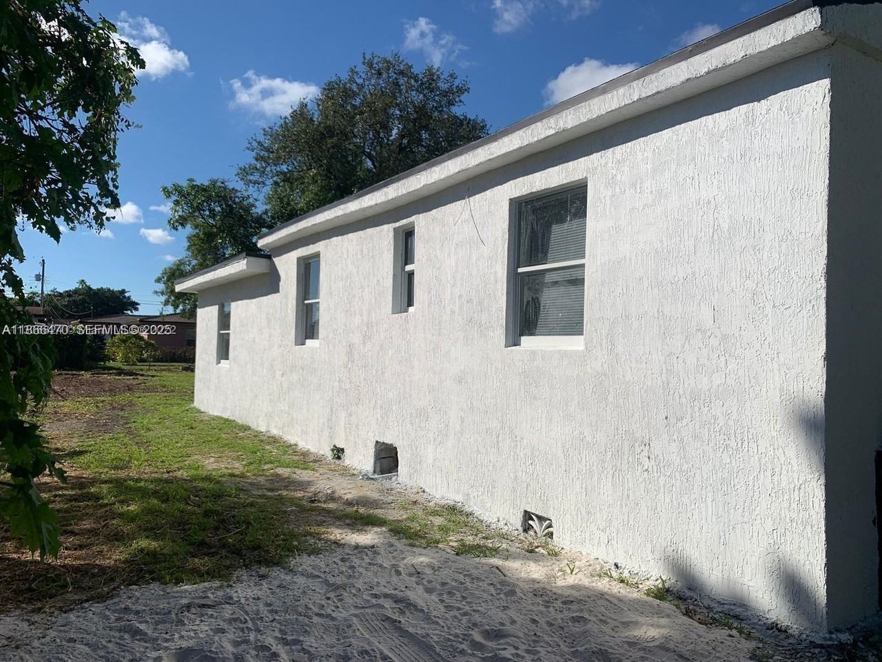 2424 Northwest 44th Street #2424 - Photo 5 of 13