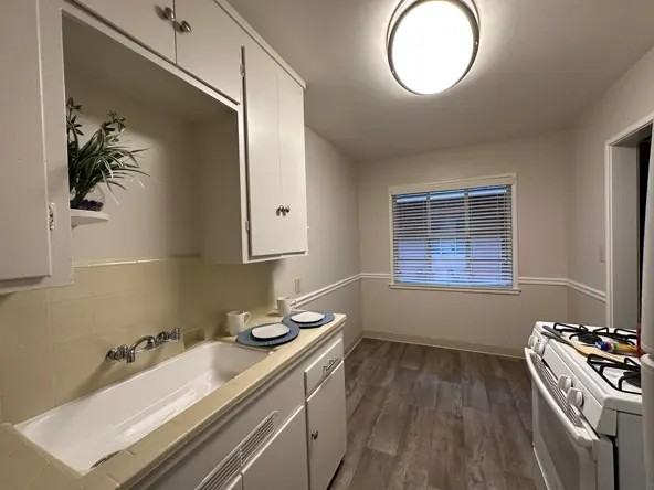 Braden Manor - Photo 3 of 11