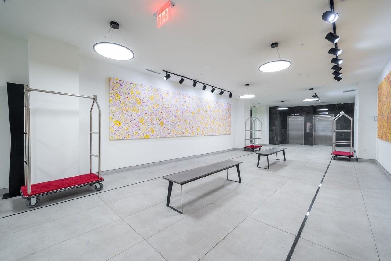 1415 Manhattan - Photo 3 of 50