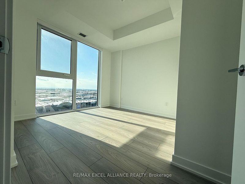 1007 The Queensway #1207 - Photo 5 of 5