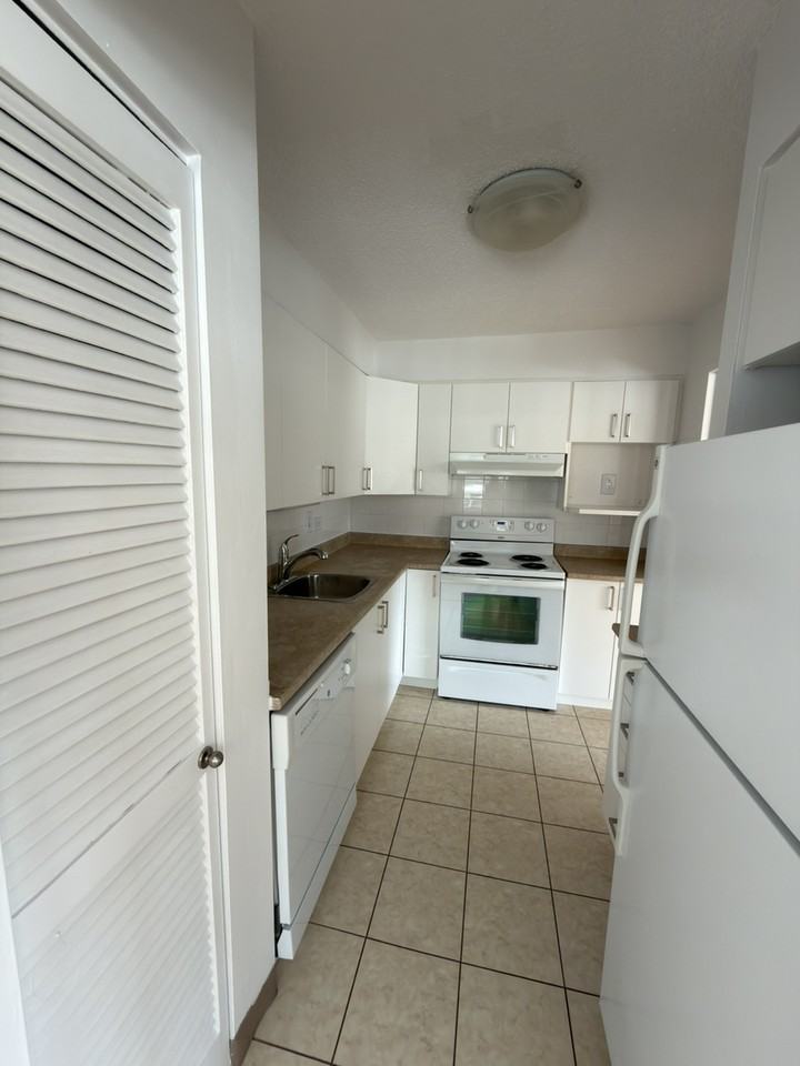 1550 Av du Docteur-Penfield - Photo 6 of 17