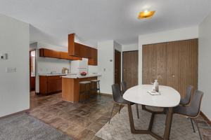 featured image of 131 E Cedar St