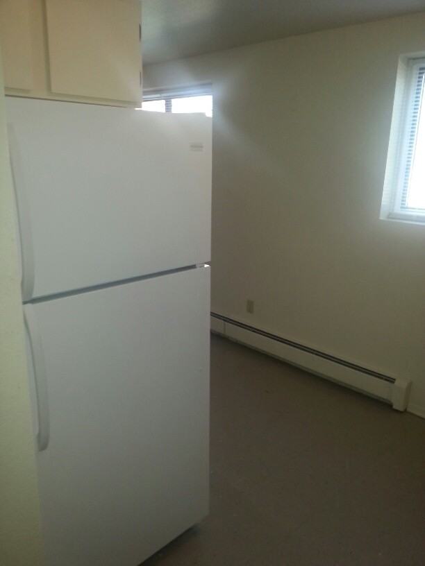 204 14th St #C - Photo 4 of 13