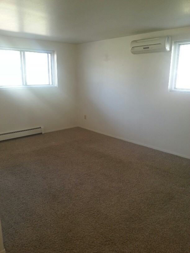 204 14th St #C - Photo 6 of 13