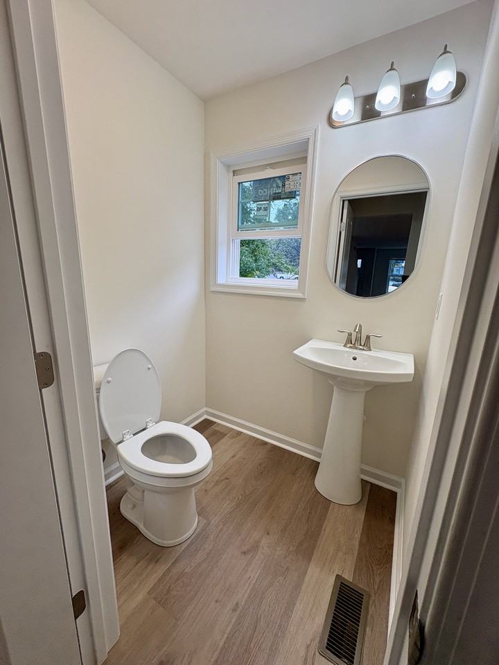 110 Truitt Ave #B - Photo 5 of 17