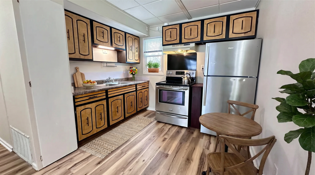 811 Elm St #1 - Photo 7 of 8