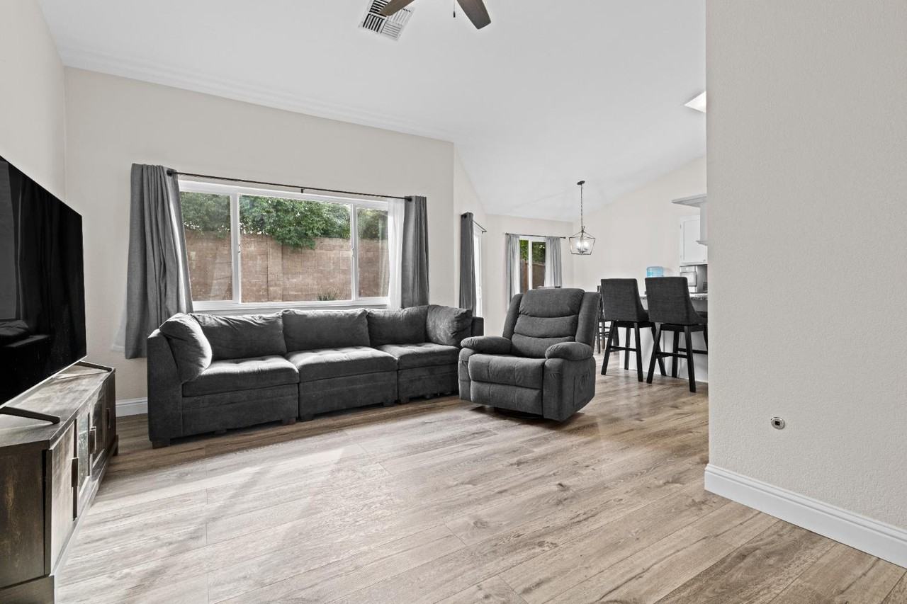 2420 Inverness Dr #NA - Photo 2 of 11