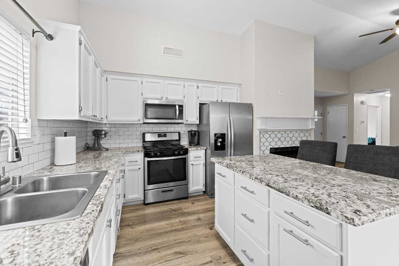 2420 Inverness Dr #NA - Photo 3 of 11