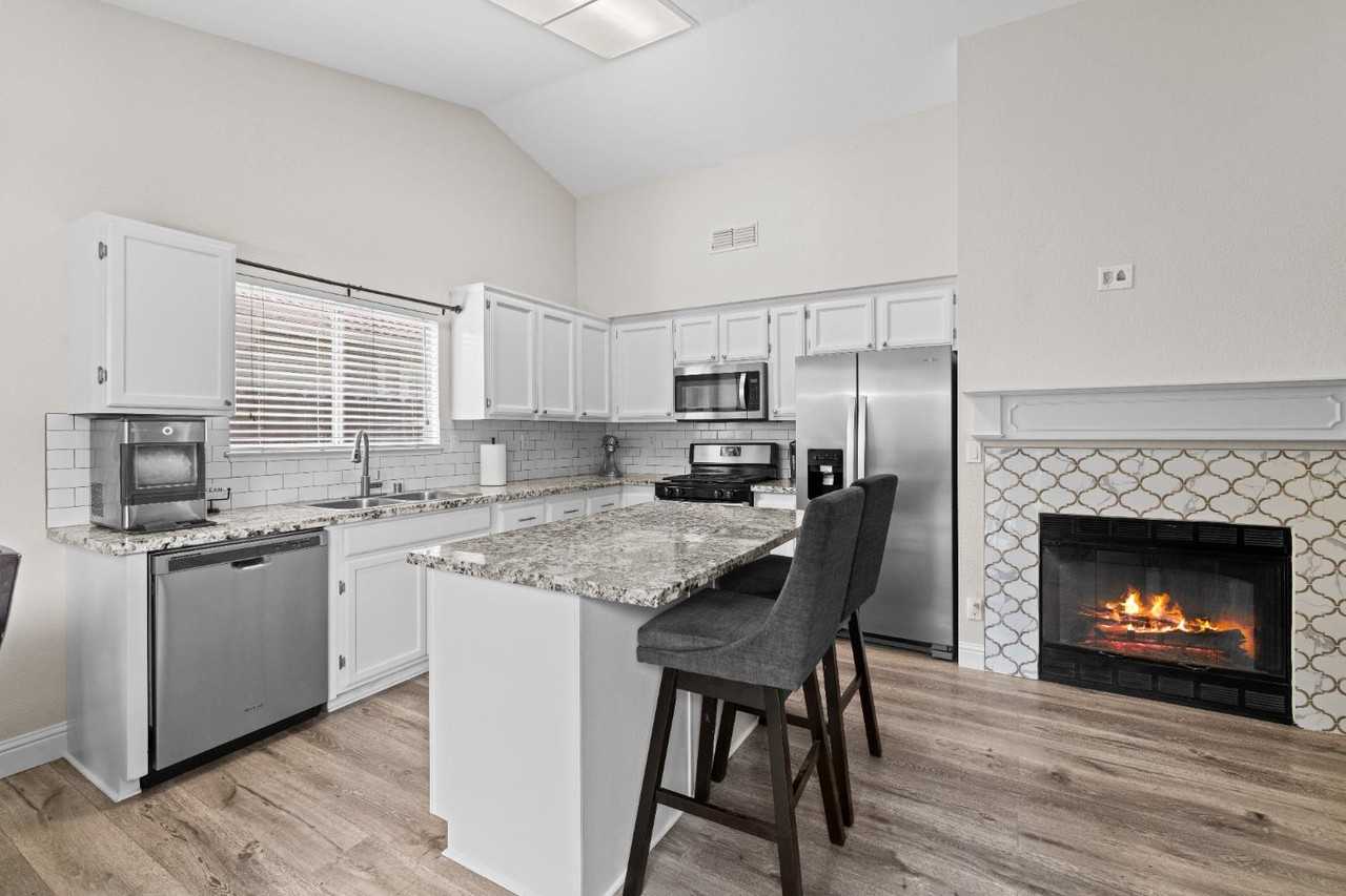 2420 Inverness Dr #NA - Photo 4 of 11