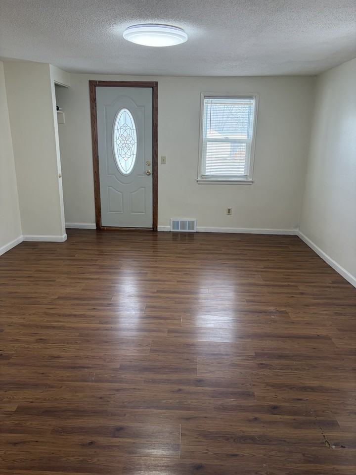 224 36th Ave N #NA - Photo 2 of 12