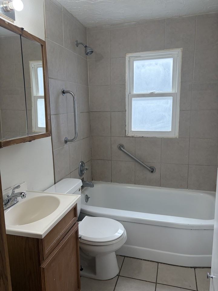 224 36th Ave N #NA - Photo 7 of 12