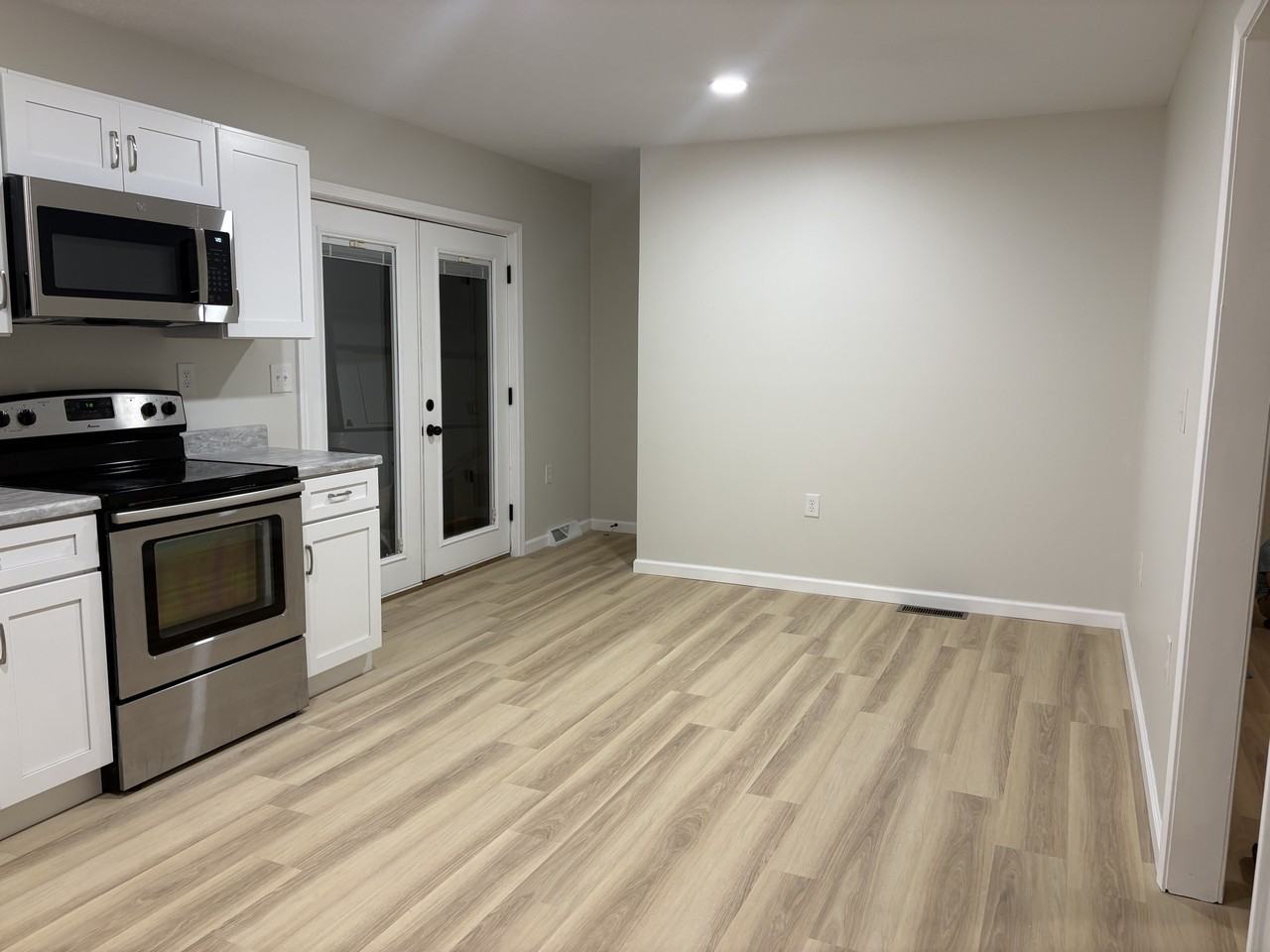 275 W 10th St #NA - Photo 2 of 12