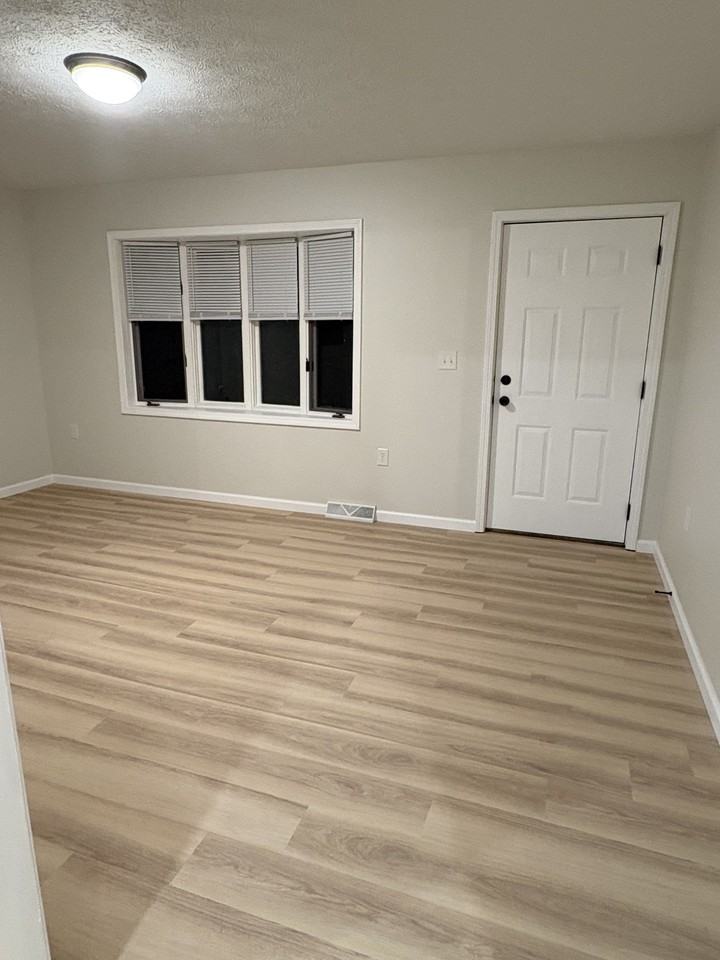 275 W 10th St #NA - Photo 3 of 12