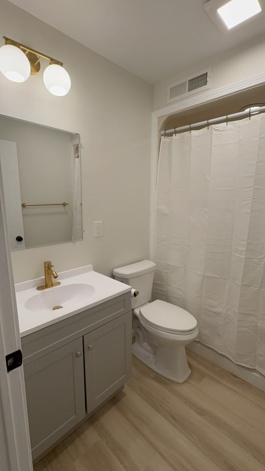 275 W 10th St #NA - Photo 5 of 12