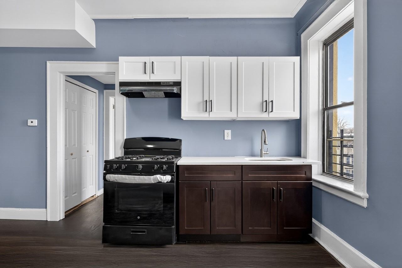 1003 S Orange Ave #404 - Photo 3 of 10