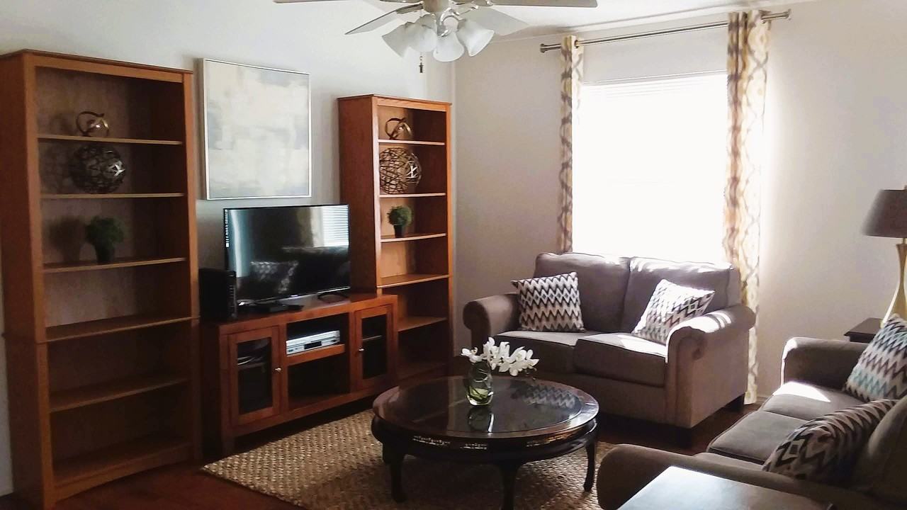 1645 Hickory Grove Ln #NA - Photo 5 of 16