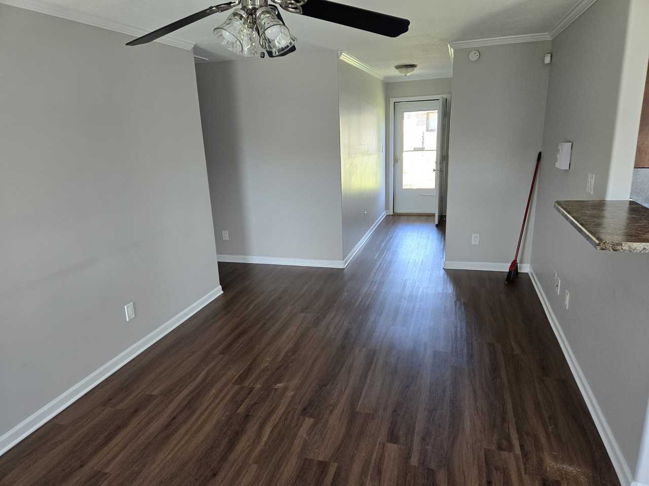 110 Livingston Cv #NA - Photo 6 of 13