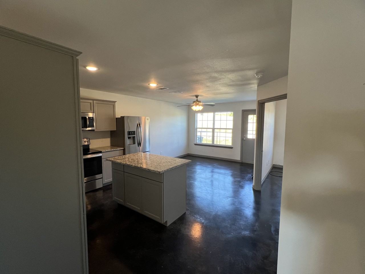 Eastwood Rd #2222 - Photo 4 of 10