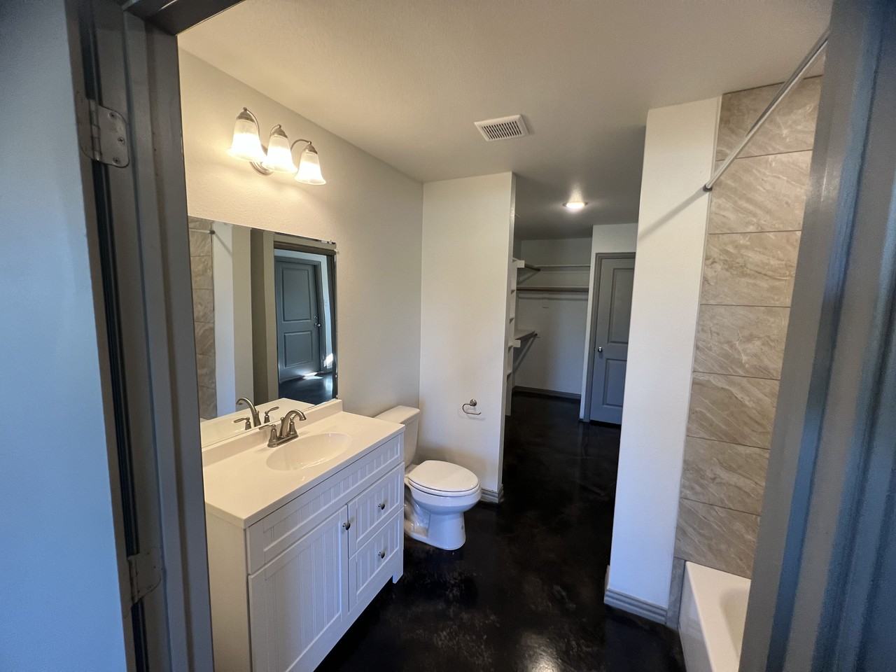 Eastwood Rd #2222 - Photo 7 of 10