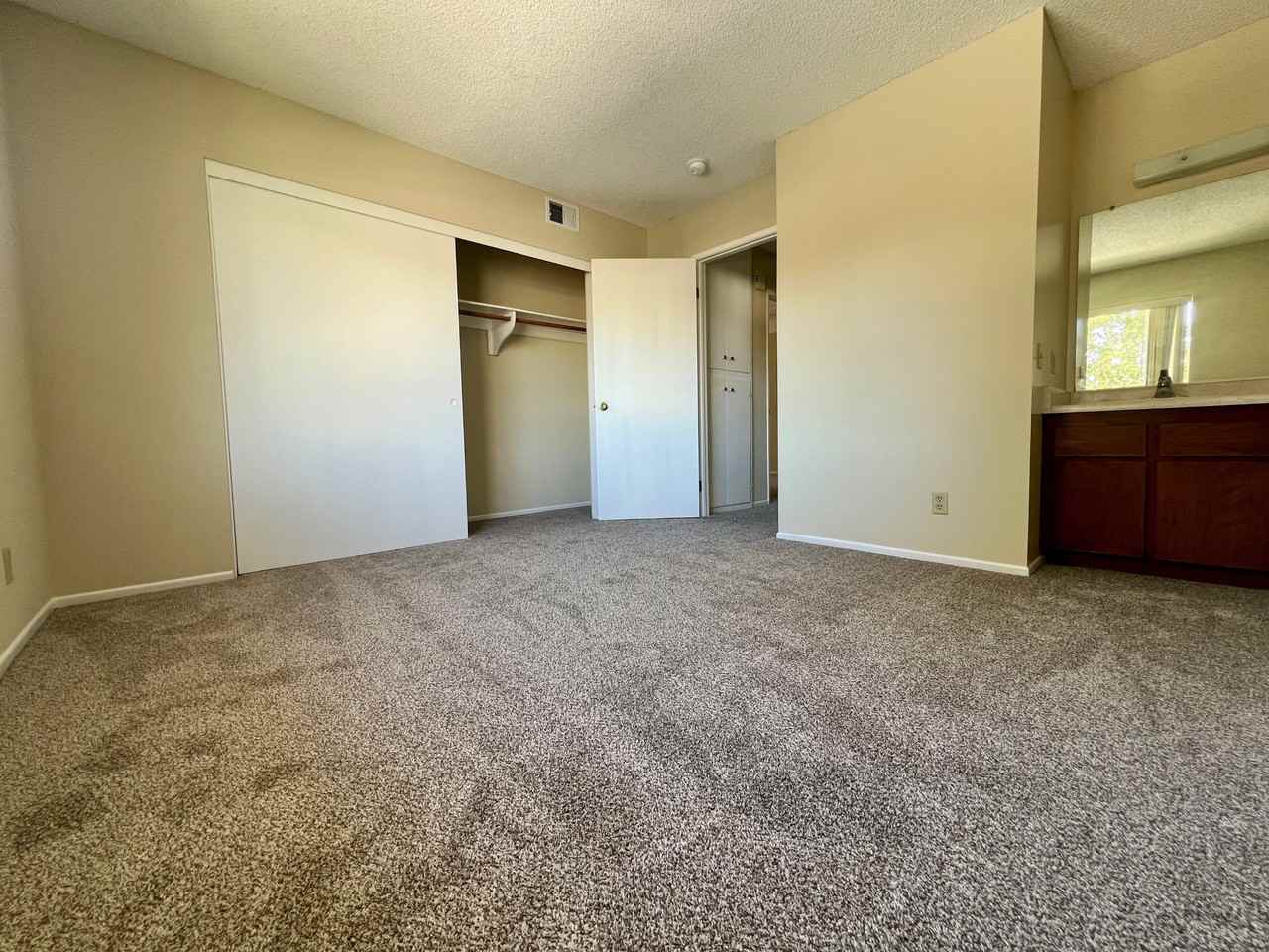 213 S Illinois St #5 - Photo 5 of 12