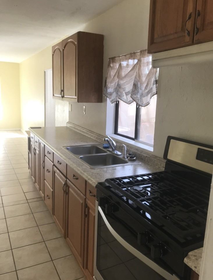 106 E Vaughn Ave #NA - Photo 3 of 17