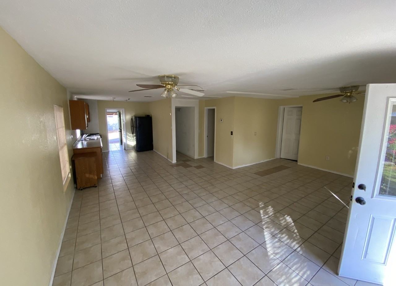 106 E Vaughn Ave #NA - Photo 5 of 17