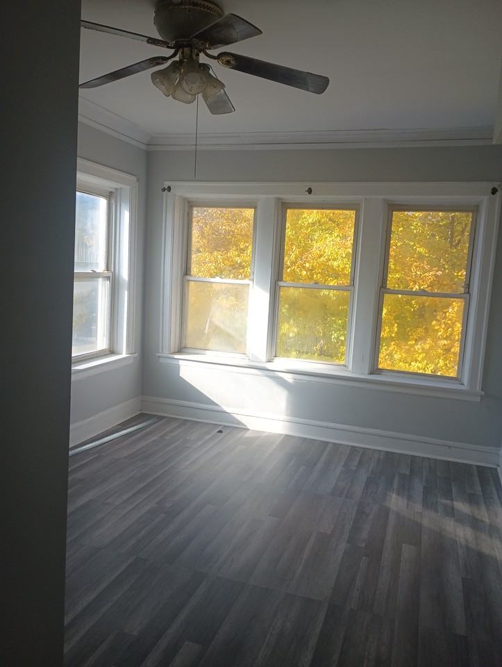 7913 S Laflin St #3 - Photo 2 of 5