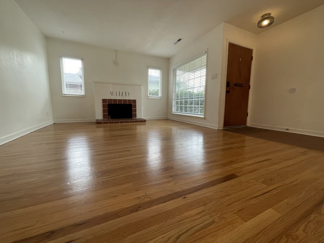 1030 Lincoln St #NA - Photo 2 of 11