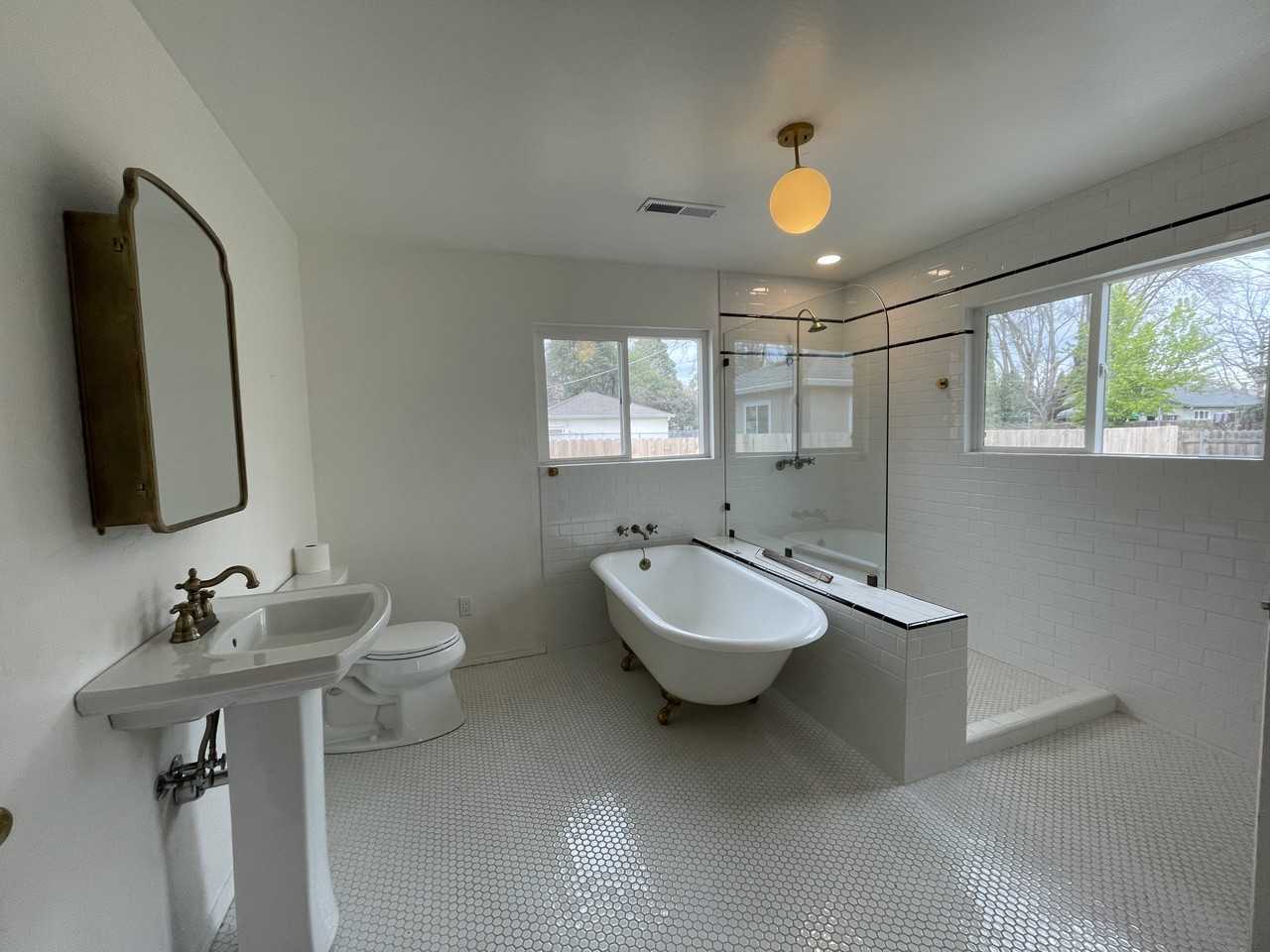 1030 Lincoln St #NA - Photo 4 of 11