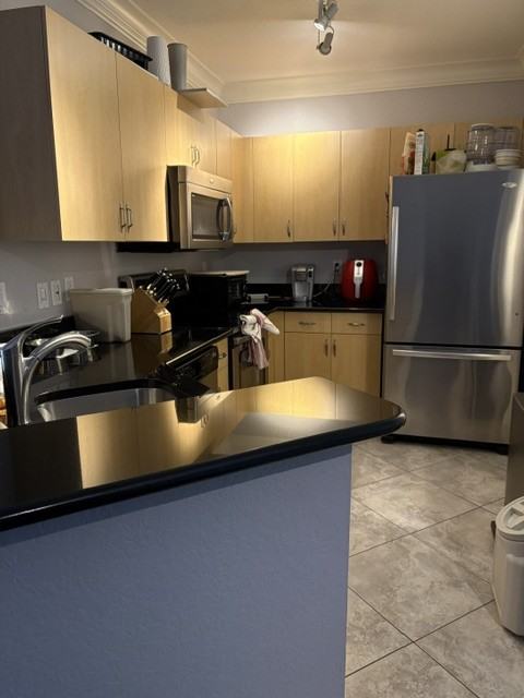 404 Belmont Pl #404 - Photo 2 of 14