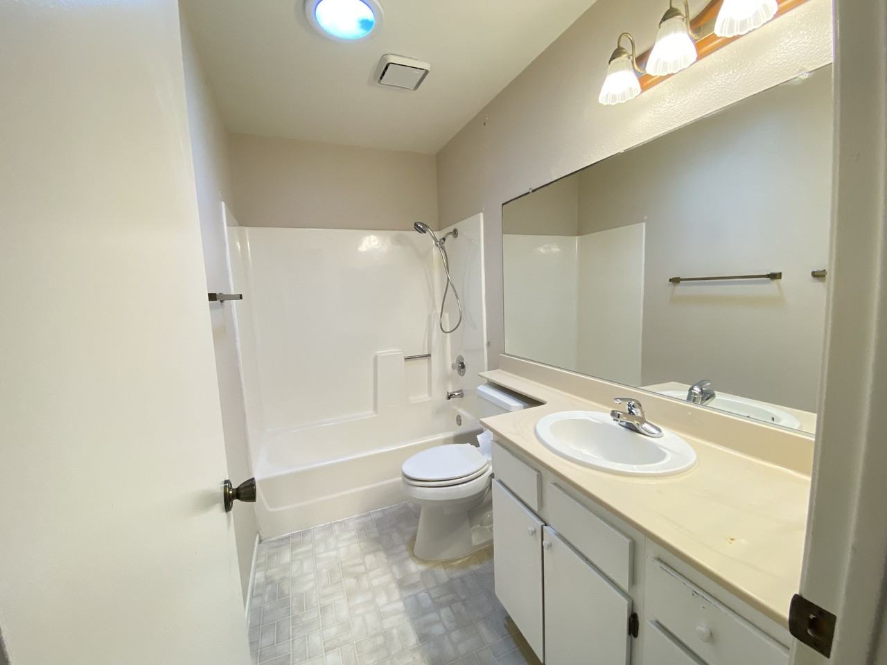 1318 Bushy Tail Trl - Photo 7 of 16