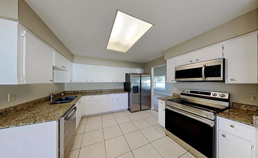 12814 Longcrest Dr #NA - Photo 4 of 9