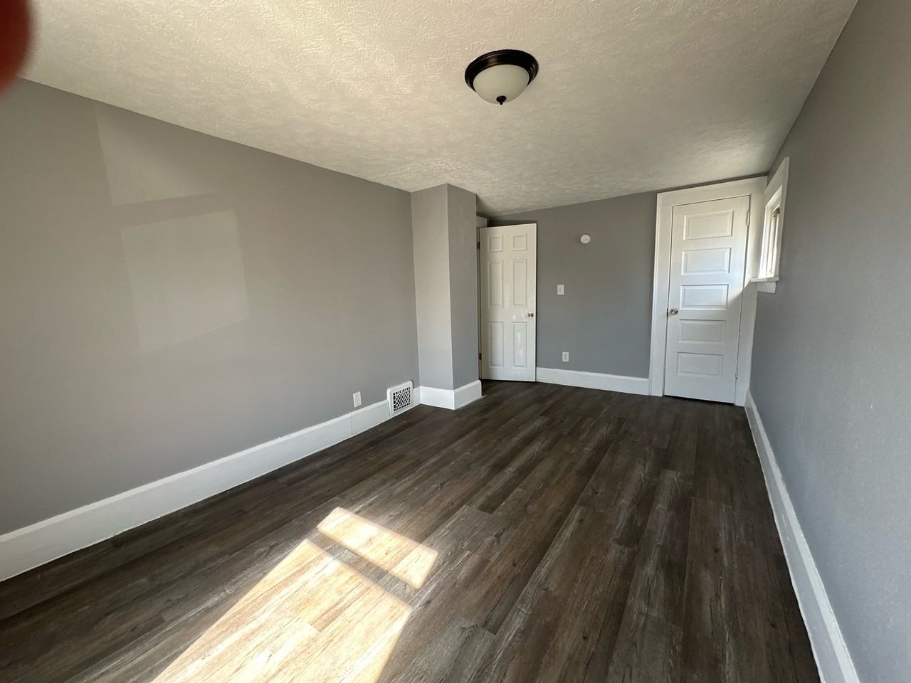 2411 Indiana Way Ne #1 - Photo 7 of 11