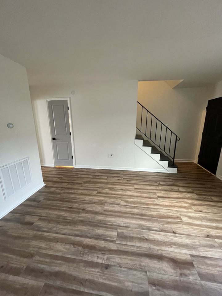 101 Royal Forest Ct - Photo 4 of 14