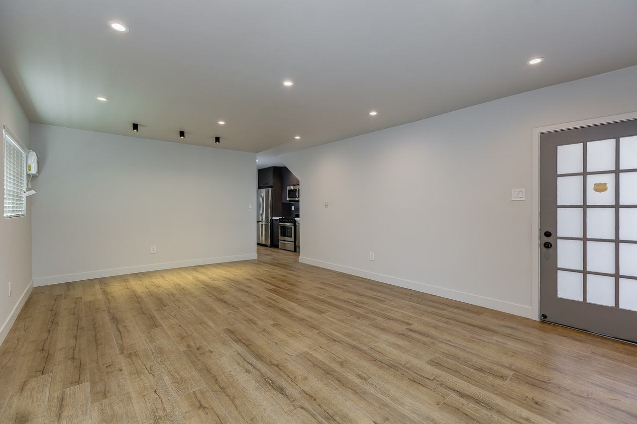 339 Heliotrope Drive - Photo 4 of 14