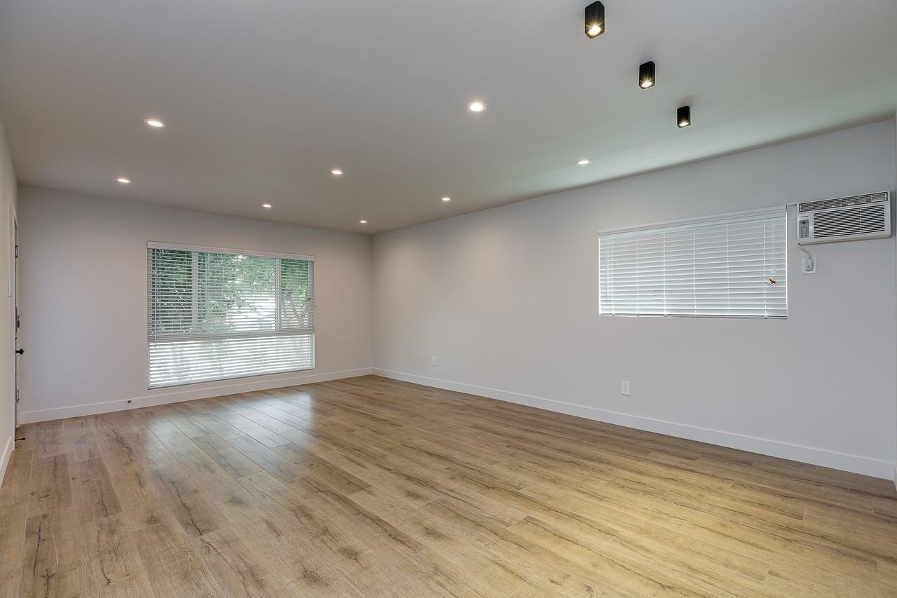 339 Heliotrope Drive - Photo 5 of 14