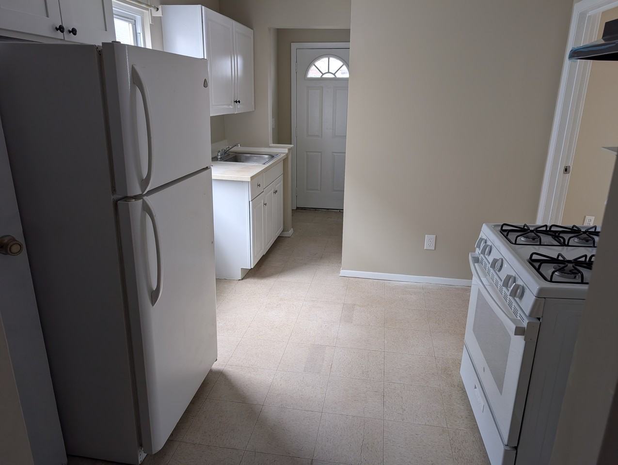 136 Duffy Avenue - Photo 3 of 9