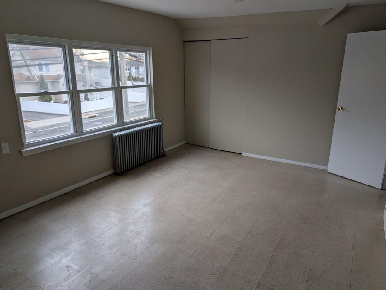 136 Duffy Avenue - Photo 7 of 9