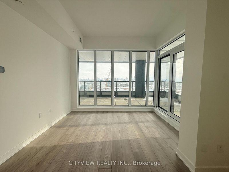 1007 The Queensway #1103 - Photo 4 of 7